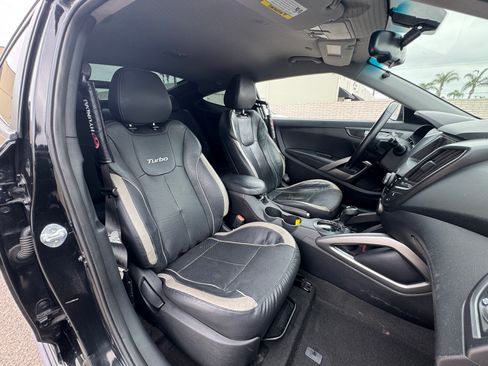 Used 2015 Hyundai Veloster Turbo FWD image 19