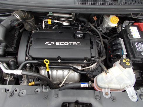 Used 2017 Chevrolet Sonic LS image 13