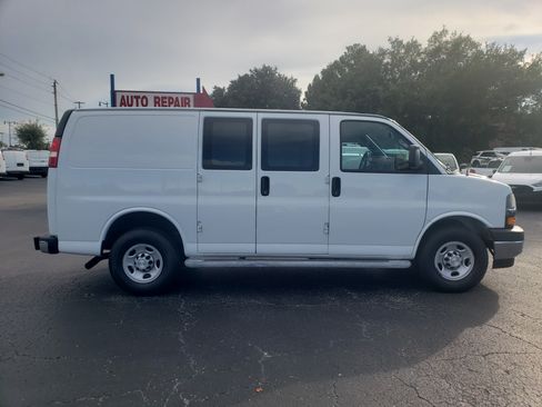 Used 2020 Chevrolet Express 2500 image 8