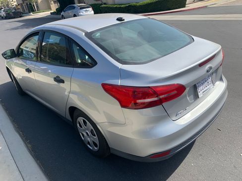 Used 2015 Ford Focus S image 4