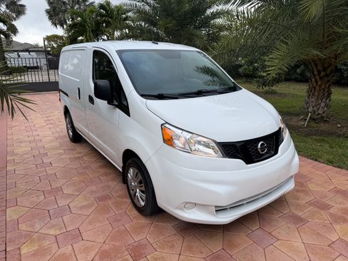 Used 2021 Nissan NV200 SV image 3
