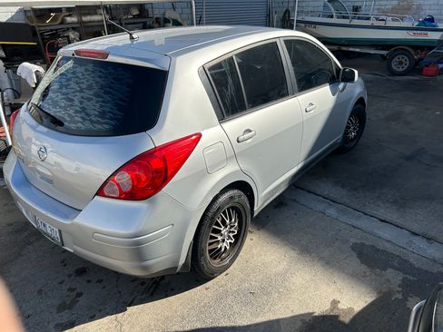 Used 2011 Nissan Versa image 4