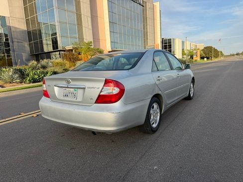 Used 2002 Toyota Camry LE FWD image 5