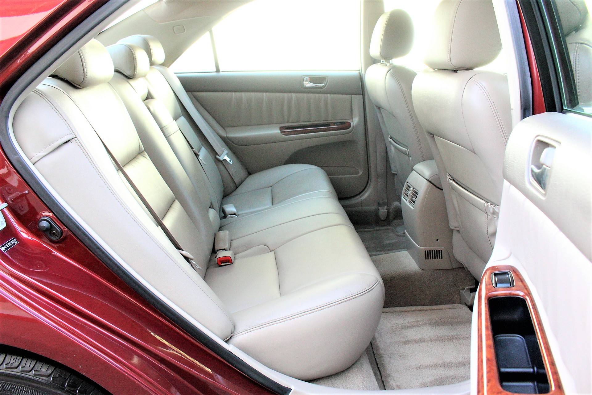 Used 2005 Toyota Camry XLE FWD image 16