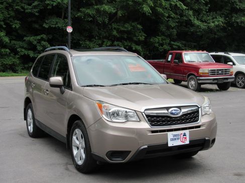 Used 2014 Subaru Forester 2.5i Premium AWD/4WD image 11