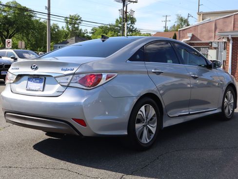 Used 2015 Hyundai Sonata Limited Hybrid FWD image 8