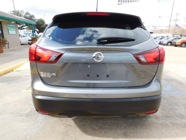 Used 2019 Nissan Rogue Sport S FWD image 6