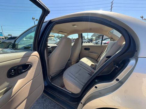 Used 2001 Saturn S-Series SL1 Sedan FWD image 19