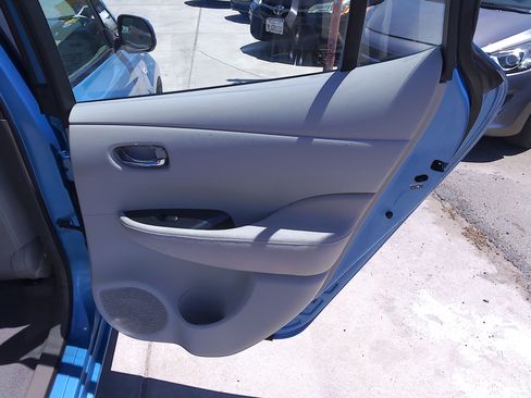 Used 2011 Nissan Leaf SL FWD image 12
