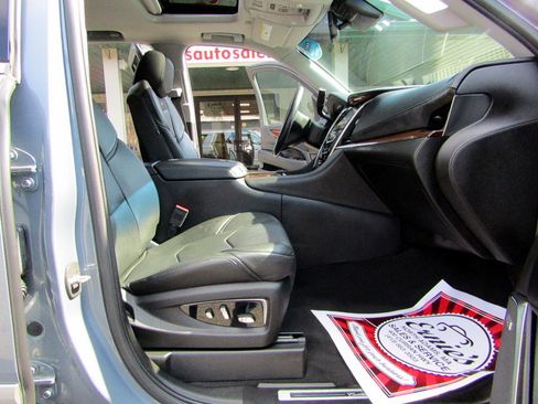 Used 2016 Cadillac Escalade Luxury image 25