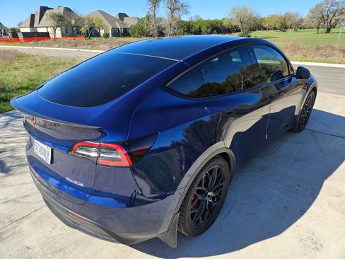Used 2022 Tesla Model Y Performance image 21