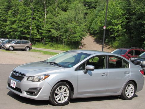 Used 2016 Subaru Impreza 2.0i Sedan AWD/4WD image 2