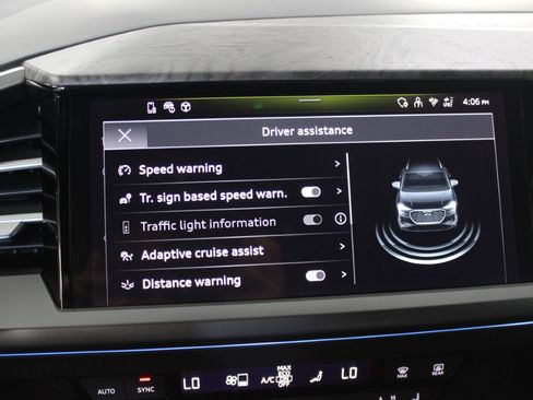 Used 2024 Audi Q4 e-tron Premium Plus image 22