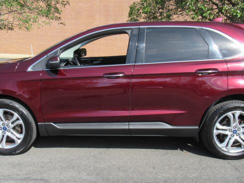 Used 2017 Ford Edge Titanium image 4