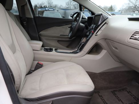 Used 2014 Chevrolet Volt Premium image 16