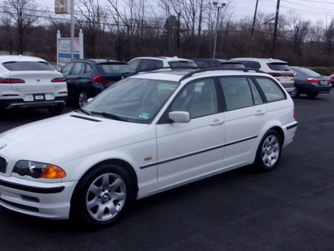 Used 2000 BMW 323i image 2