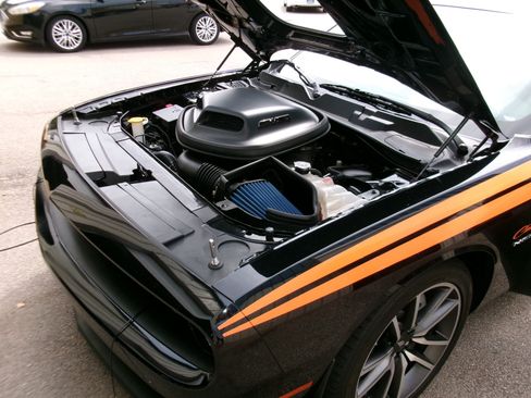 Used 2022 Dodge Challenger R/T Plus image 3