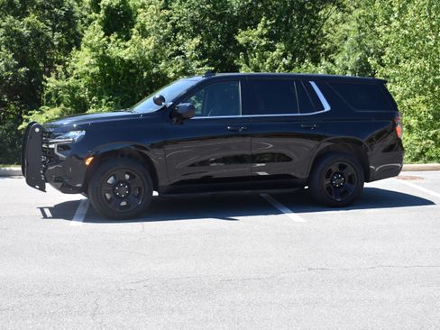 Used 2023 Chevrolet Tahoe 4WD image 14