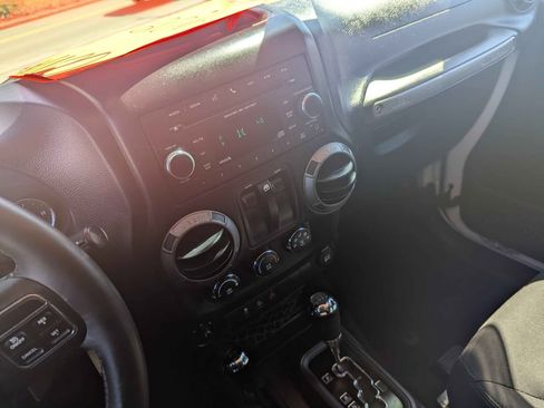 Used 2016 Jeep Wrangler Sport image 9