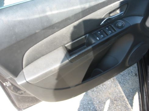 Used 2012 Chevrolet Cruze LT FWD image 8