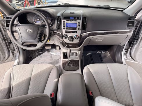 Used 2009 Hyundai Santa Fe GLS image 8
