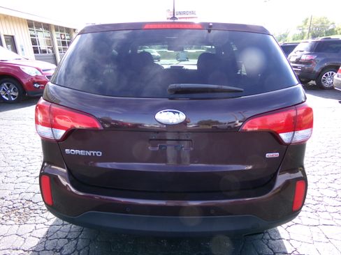 Used 2015 Kia Sorento AWD LX image 4