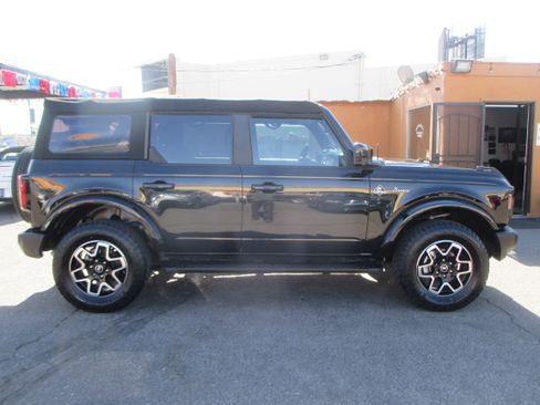 Used 2022 Ford Bronco Outer Banks AWD/4WD image 1