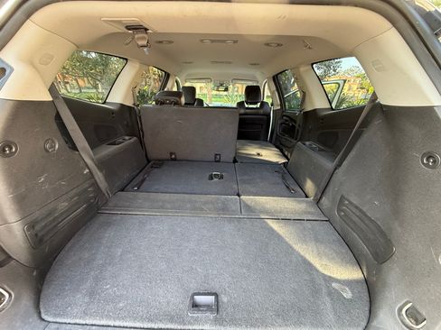 Used 2012 Chevrolet Traverse FWD LT w/ 2LT image 12