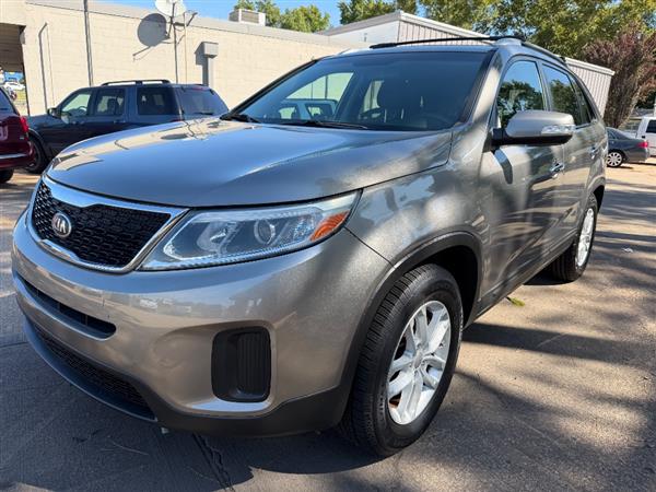 Used 2014 Kia Sorento FWD LX V6 image 1