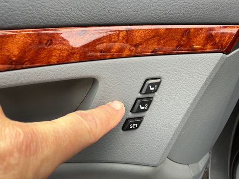 Used 2007 Toyota Avalon Limited image 34