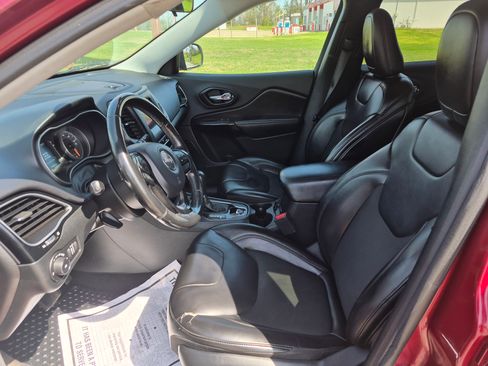 Used 2019 Jeep Cherokee Altitude Lux image 6