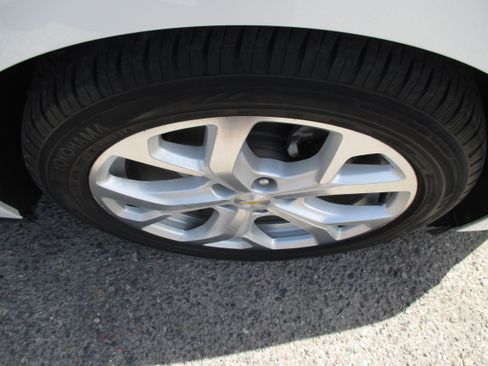 Used 2016 Chevrolet Volt Premier FWD image 17