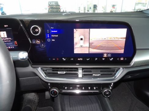 New 2026 Chevrolet Equinox EV LT image 5