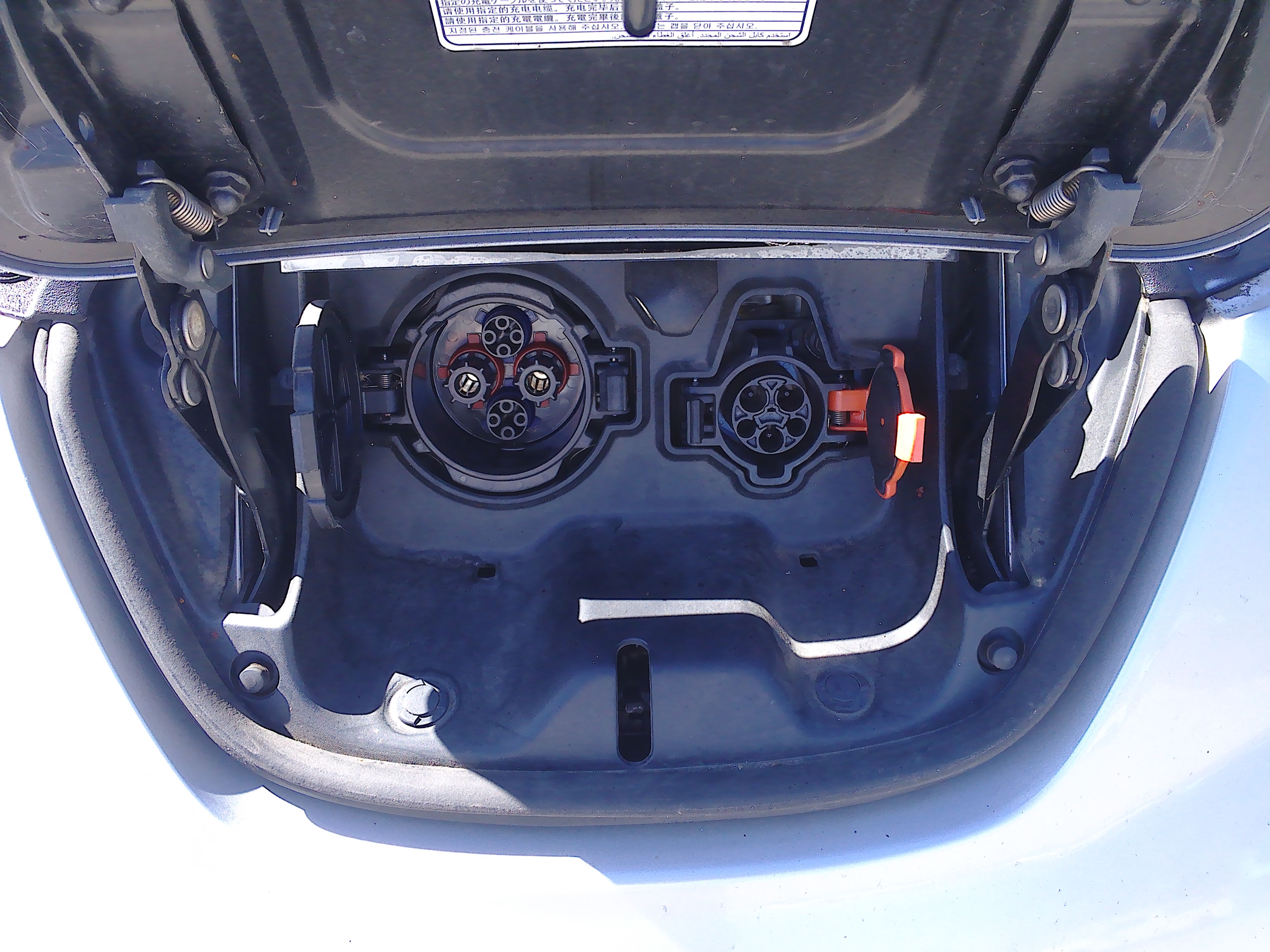 Used 2015 Nissan Leaf S FWD image 40