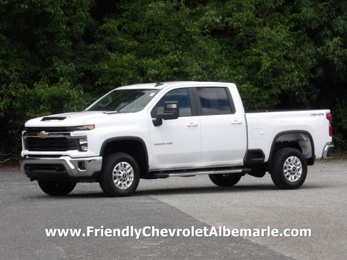 Used 2025 Chevrolet Silverado 2500 4x4 Crew Cab LT image 1
