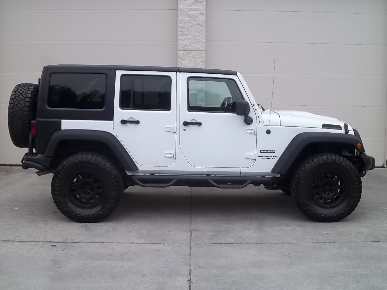 Used 2017 Jeep Wrangler 4WD Unlimited Sport image 9