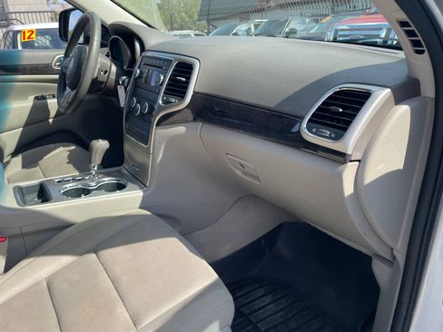 Used 2013 Jeep Grand Cherokee Laredo image 14