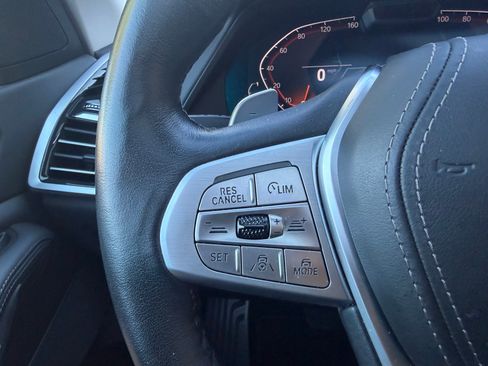 Used 2022 BMW X7 xDrive40i AWD/4WD image 21