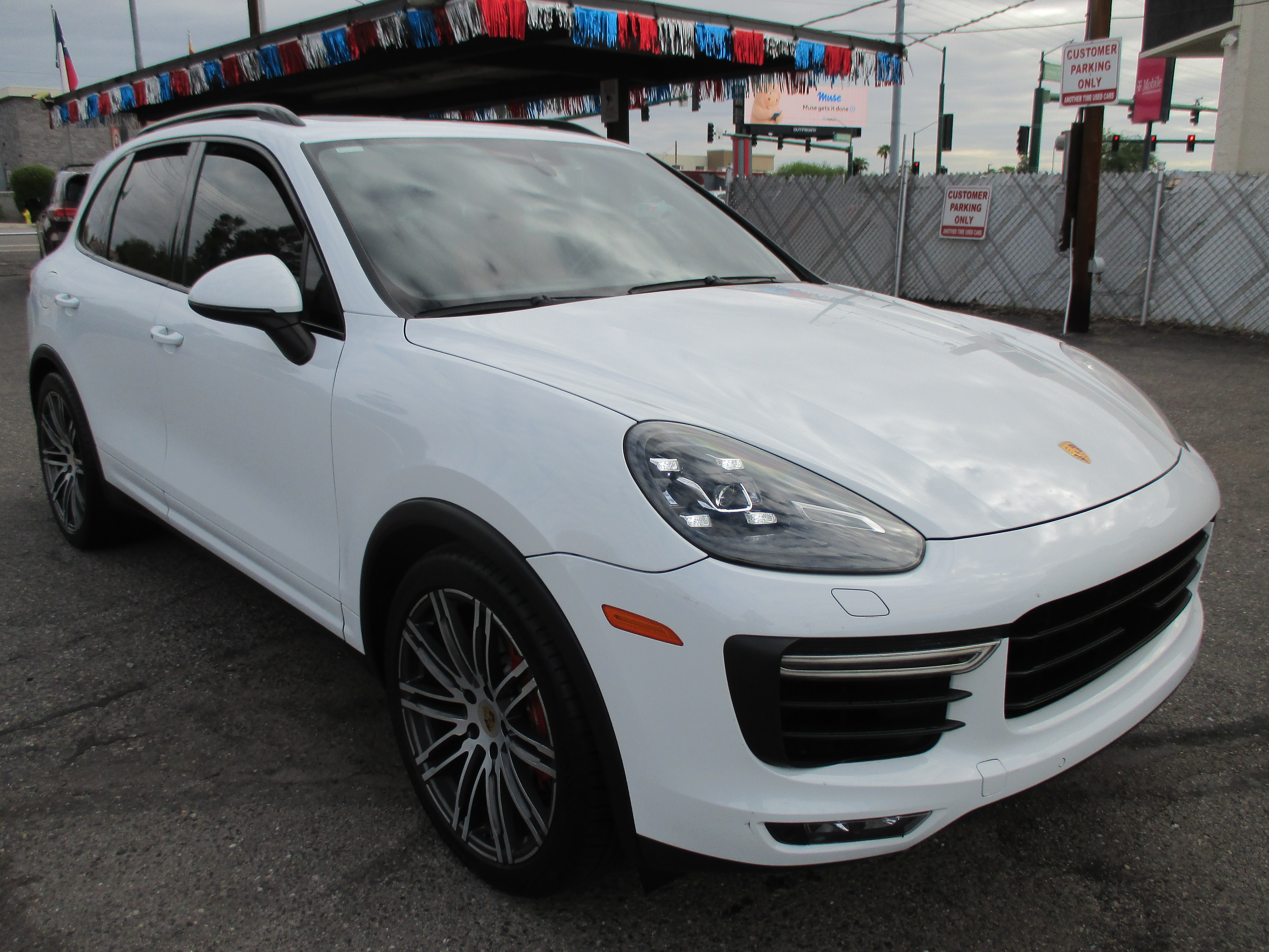 Used 2017 Porsche Cayenne Turbo Sport Utility 4D AWD/4WD image 16
