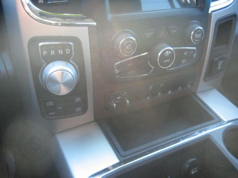 Used 2015 RAM 1500 Laramie image 12