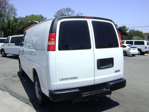 Used 2009 GMC Savana 3500 LS RWD image 5