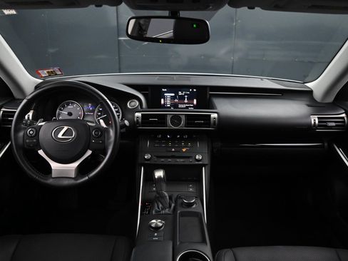 Used 2016 Lexus IS 300 image 17