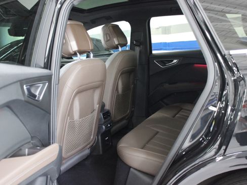 Used 2024 Audi Q4 e-tron Premium Plus image 34