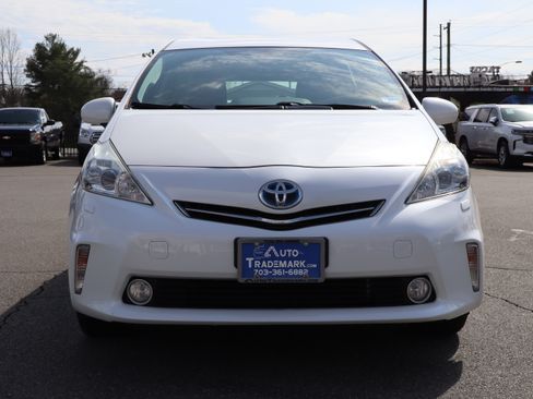 Used 2012 Toyota Prius V Five image 3