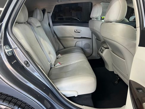 Used 2011 Toyota Venza image 15
