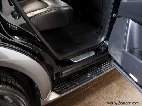 Used 2017 Nissan Armada Platinum image 35