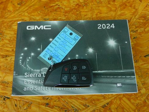 Used 2024 GMC Sierra EV Denali image 30