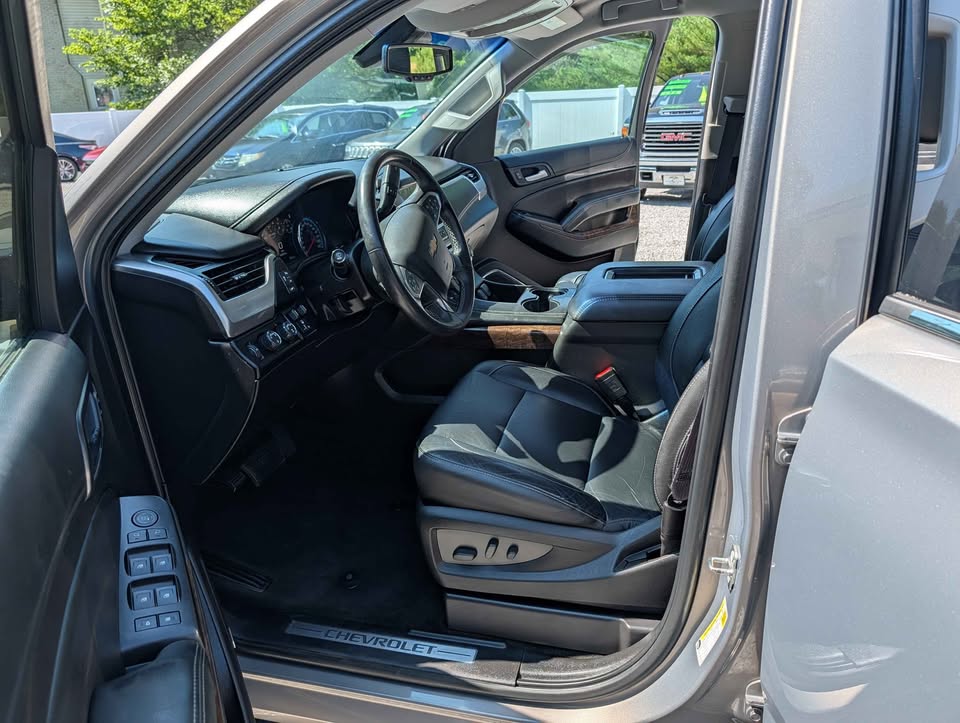 Used 2017 Chevrolet Tahoe 4WD LT image 7