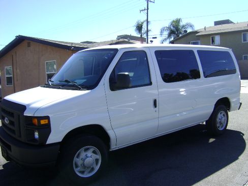 Used 2008 Ford E-350 and Econoline 350 XLT image 4