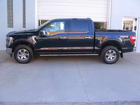 Used 2022 Ford F150 4x4 SuperCrew Lariat image 3